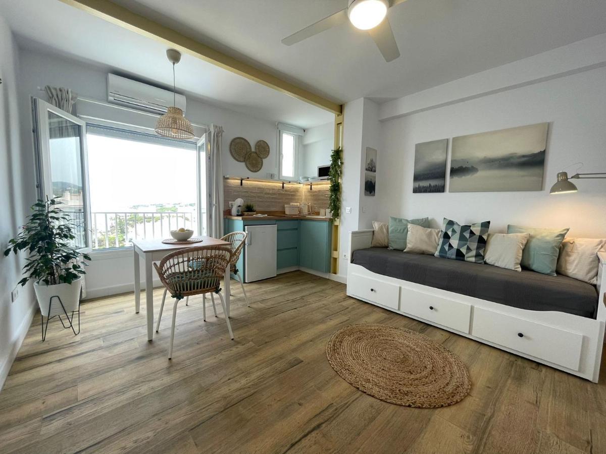 Studio On The Beach Front Malaga Exterior photo