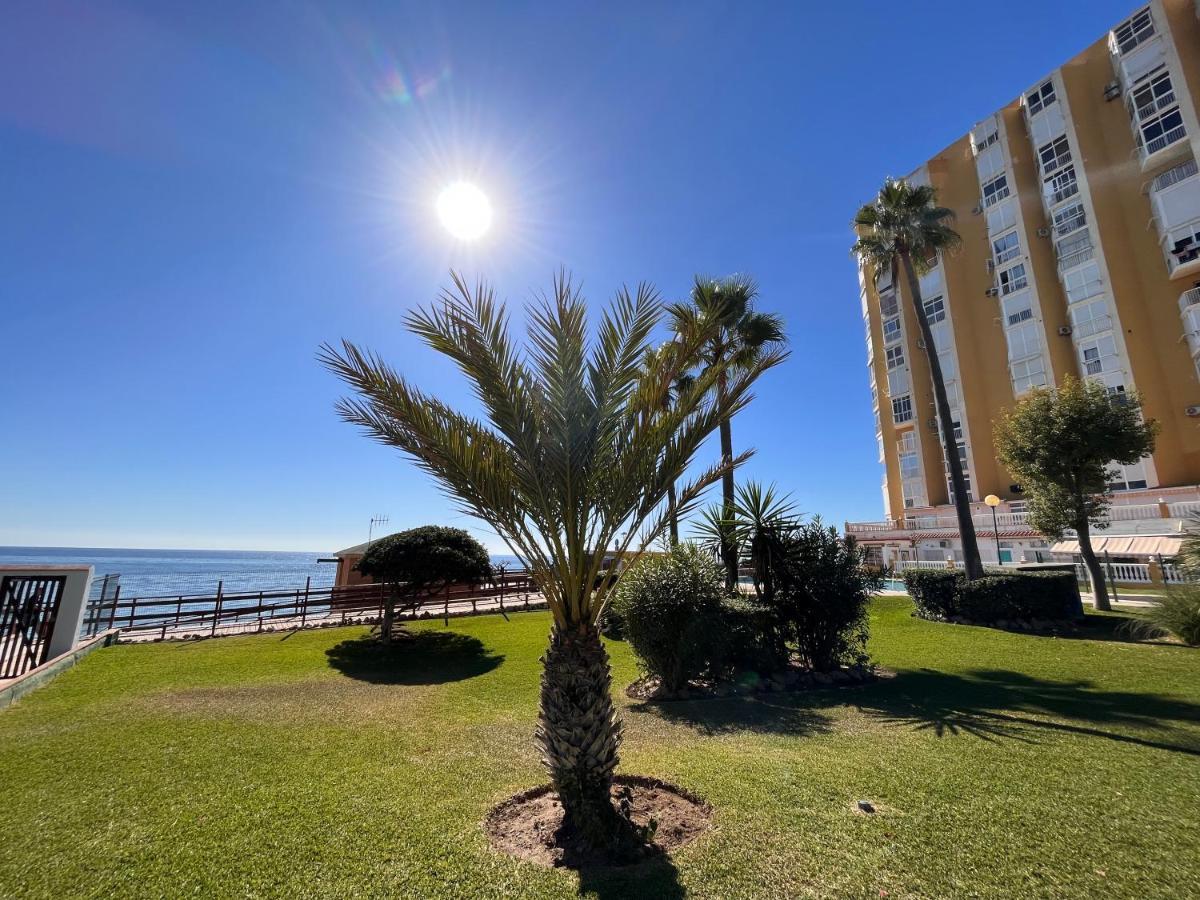 Studio On The Beach Front Apartment Malaga Exterior photo